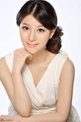 组图：王紫百变写真曝光  游走在清新和性感间