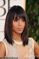 组图：“姜戈”女星凯丽-华盛顿镂空裙拘谨