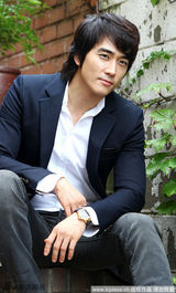 组图： 宋承宪拍摄写真 眼神迷离电力十足