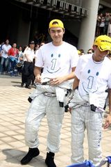 组图：李连杰率郭富城等众星出席壹基金拉力赛