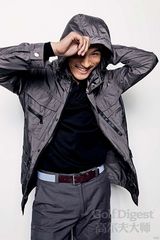 组图：耿乐化身运动型男 玩转高尔夫挥洒动感魅力