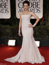 高清图：金球奖红毯凯特-贝金赛尔抹胸礼服性感