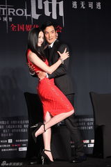 组图：《控制》姚晨复出 与吴彦祖拍吻戏紧张