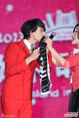 组图：严爵挑战唱跳险破音 林俊杰压轴热舞