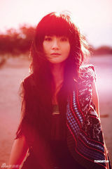 幻灯图：阿Sa赴台拍写真 笑颜如花露小女人风情