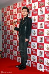 幻灯图：音乐风云榜十年盛典 星级艺人盛装出席