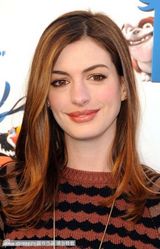 组图：《里约大冒险》洛杉矶放映 海瑟薇笑容甜美