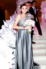 组图：谷祖琳与同学结婚 吴君如曾志伟等众星出席