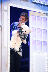 高清组图：韩组合BEAST巡演首尔站火爆开唱激情来袭