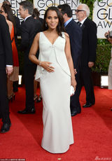 组图：金球奖女星红毯 沃特森露背亚当斯八字奶