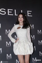 组图：陈慧琳蕾丝装优雅 徐濠萦单肩裙配皮手套