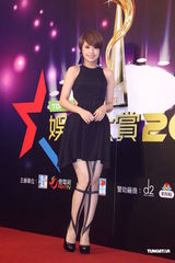 组图：柯震东萧亚轩同场不同台 蔡依林恐吓媒体