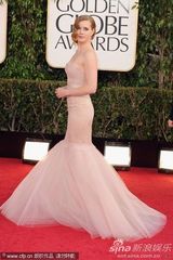 组图：《大师》艾米-亚当斯鱼尾裙复古