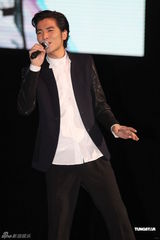 组图：萧敬腾上海办歌友会 5首歌被定违规将遭禁