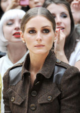 组图：纽约名媛奥利维亚帅气亮相伦敦时装周