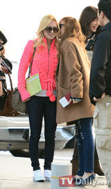 组图：SJ少女时代f(x)等赴新加坡准备家族巡演