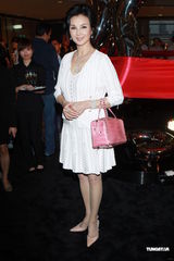 组图：谢玲玲着急当婆婆 自曝送红包贺霍启刚结婚