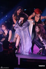 高清图：张惠妹罗大佑杨乃文摇滚个唱High翻全场