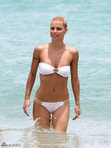 组图：2012比基尼美胸大盘点 众女星性感咸湿