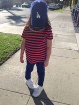 组图：王诗龄美国生活照曝光 戴棒球帽潮范十足