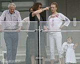 幻灯：妮可返回澳洲过圣诞 与父母享受悠闲假期