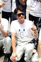 组图：李连杰率郭富城等众星出席壹基金拉力赛