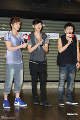 组图：Lollipop F苦练流行音乐奖特别表演