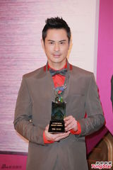 组图：郑嘉颖杨怡获TVB中国内地最受欢迎艺人