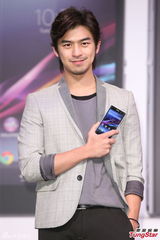 组图：陈柏霖帅气亮相 对新戏角色保密到家