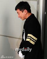 组图：SJ利特送别至亲悲痛欲绝 始源等团员抬棺