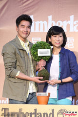 组图：赵又廷否认高圆圆怀孕 承诺结婚会公开