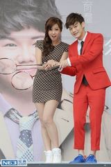 组图：小胖林育群联手刘伟德办签唱会互飚新歌