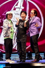 组图：吴宗宪彩排金钟电视节目 开玩笑自嘲未入围