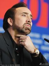 组图：《克鲁德一家》记者会 艾玛斯通靓丽迷人