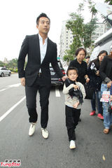 组图：大小S父亲追悼会 亲家张兰亲赴台好友来悼念