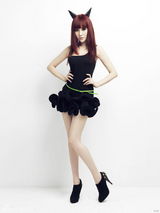 组图：UP Girls专辑写真曝光 黑色礼服冷艳帅气