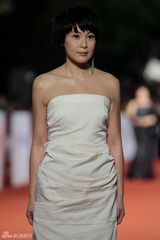 组图：电影金马奖红毯群星云集 女星性感华服斗艳