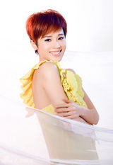 组图：石小群生日写真曝光优雅气质淋漓尽现