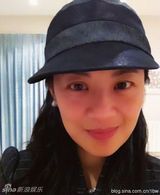 组图：涉薄案央视才女主播姜丰生活照曝光