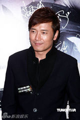 幻灯图：《撕票风云》香港首映 陈法拉性感抢镜