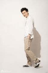 组图：刘智扬阳光写真笑容温暖直击人心