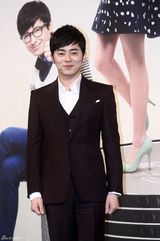 高清图：《李顺新》IU赵政锡13岁年龄差演情侣