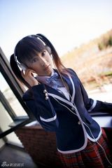 组图：琳琳制服写真显萌态 首张个人EP将发行