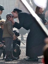 组图：凯特-温斯莱特接班人拍新片 演绎知性美