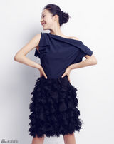 组图：江一燕百变登封面 双面夏娃演绎舞台人生