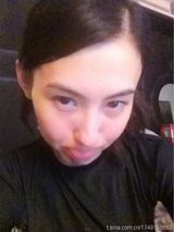 组图：张柏芝微博自拍照 卖萌可爱宛如90后