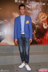 组图：《逃出生天》首映 李心洁称做好当妈准备