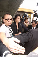 组图：日本男星玉木宏台湾宣传 粉丝热情高涨