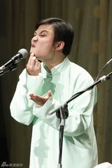 组图：德云社办孔云龙专场 郭德纲受访谈收徒标准