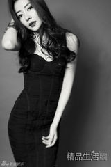 组图：熊黛林登杂志封面 复古典雅尽展摩登魅惑